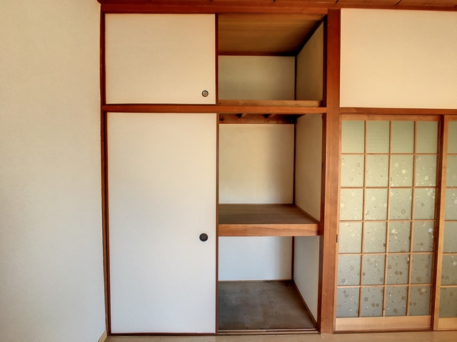 土穴幸福荘の収納