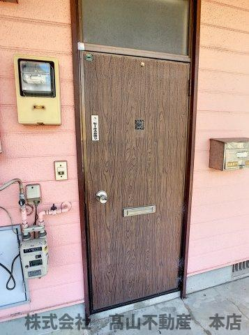 神谷ハイツの玄関