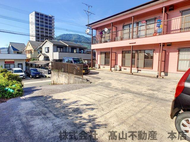 神谷ハイツの駐車場