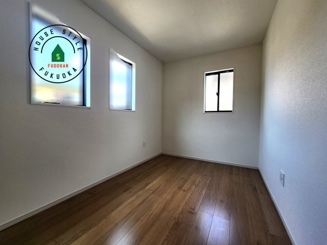 糟屋郡志免町別府東1丁目第1-1棟（1号棟）の子供部屋|柔らかい陽光が差し込む明るいお部屋を演出する設計。彩光の取れる窓が気持ちの良いお部屋を創り上げます。