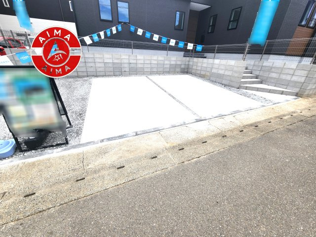 糟屋郡志免町別府東1丁目第1-1棟（1号棟）の駐車場|広々した駐車場になります。3台並列駐車となります。