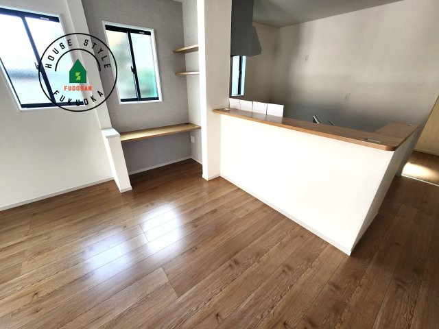 糟屋郡志免町別府東1丁目第1-1棟（1号棟）のダイニング|キッチンから立ち込める香りが今日の料理を期待させます。