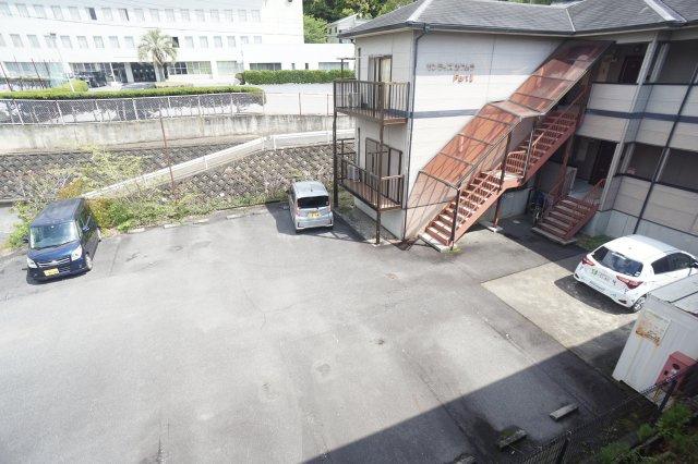 サンライズカワムラの駐車場