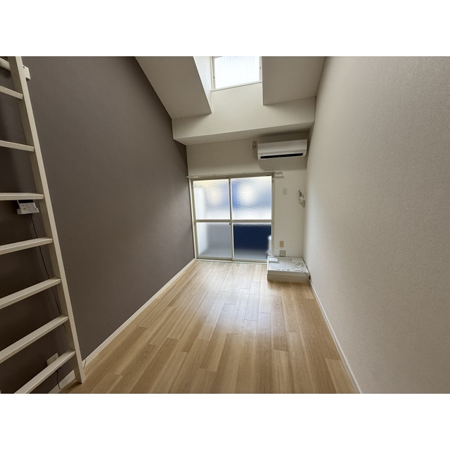 ガザニアの居間・リビング