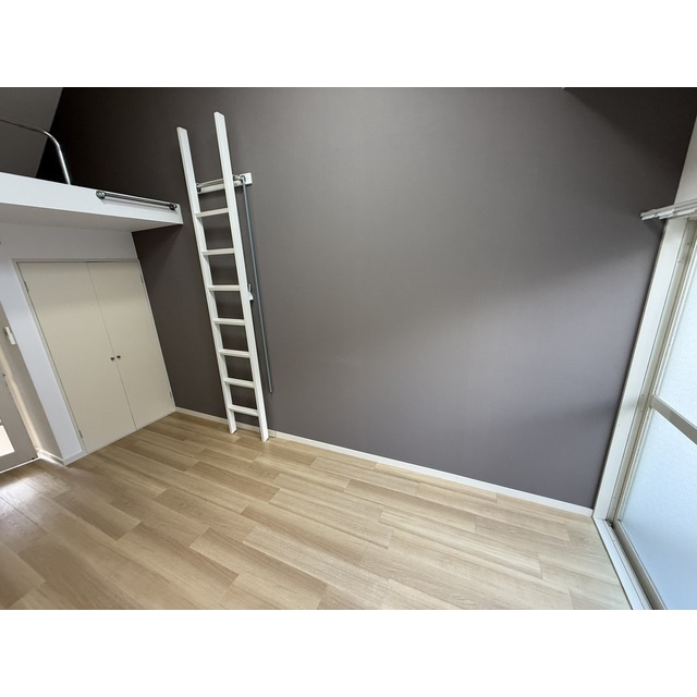 ガザニアの居間・リビング