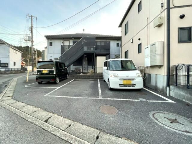 フォレストＡの駐車場