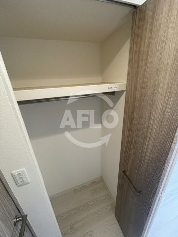 プレサンス西九条シティベイの収納|プレサンス西九条シティベイ　クローゼット