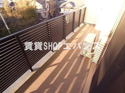 【バルコニー】 | アルメール津田沼 | 外からの目が気にならないバルコニーで洗濯物が干せます