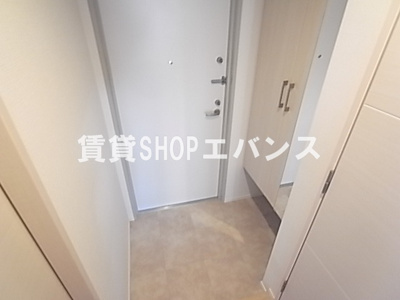 【玄関】 | アルメール津田沼 | 収納もある玄関です