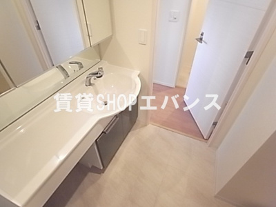 【洗面所】 | アルメール津田沼 | 忙しい朝には欠かせない洗面所です