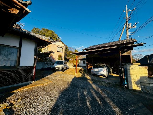 土浦市永井　広々古家付き土地！　倉庫・車庫ありの駐車場
