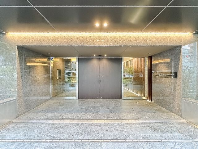 レジディア中目黒Ⅲのエントランス