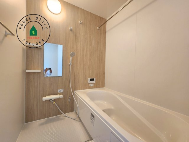 糟屋郡新宮町大字湊第4-2棟（1号棟）の内観：施工例|1日の疲れを癒してくれる広々バスルーム。雨の日のお洗濯にも大活躍な浴室乾燥機付です！