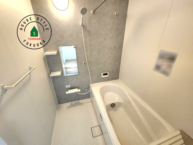 糟屋郡志免町別府東1丁目第1-1棟（1号棟）の内観：施工例|1日の疲れを癒してくれる広々バスルーム。雨の日のお洗濯にも大活躍な浴室乾燥機付です！