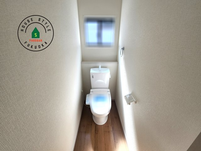 糟屋郡志免町別府東1丁目第1-1棟（1号棟）の内観：施工例|温水洗浄便座を完備しております。2ヶ所にトイレがあるのは朝の慌ただしい時間も安心です。