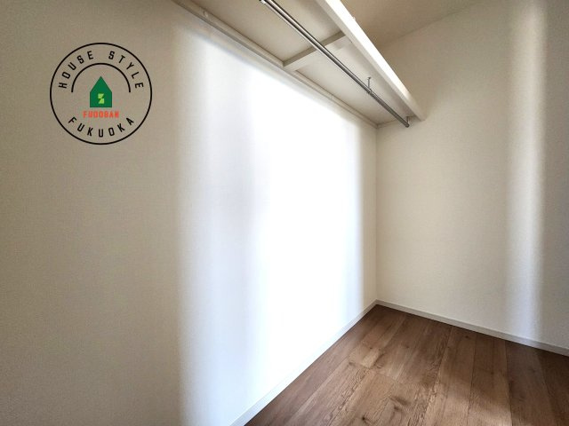 糟屋郡志免町別府東1丁目第1-1棟（1号棟）の内観：施工例|洋服や大きな荷物が多い方や人数の多いご家族などは、一般的なクローゼットよりもウォークインクローゼットのほうが使い勝手が良いです。