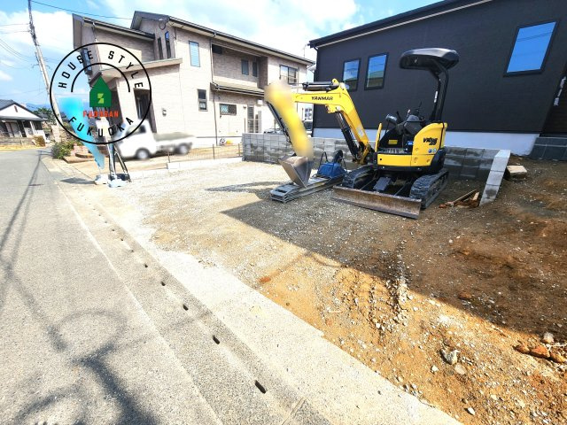 糟屋郡志免町別府東1丁目第1-1棟（1号棟）の駐車場|広々した駐車場になります。3台並列駐車となります。