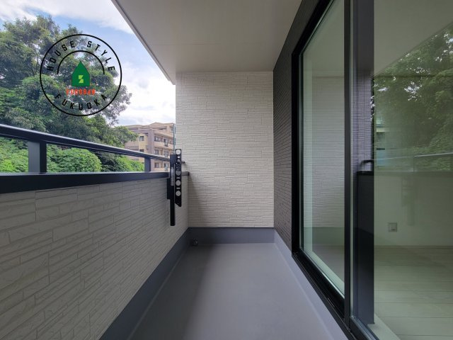 福岡市西区今宿東3丁目第1-3棟（B号棟）の外観：施工例|風をしっかりと感じられるバルコニーでは、毎日が洗濯日和です。広々としているので洗濯も楽しくなるでしょうし、気分転換にバルコニーからの眺めを楽しむのもいいでしょう。