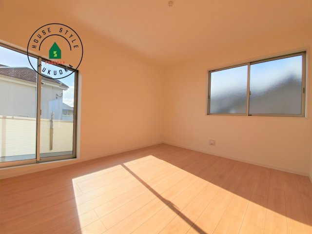 福岡市西区今宿東3丁目第1-3棟（A号棟）の内観：施工例|主寝室には収納力に優れたクローゼットがありますので、お部屋もすっきり片付きます。