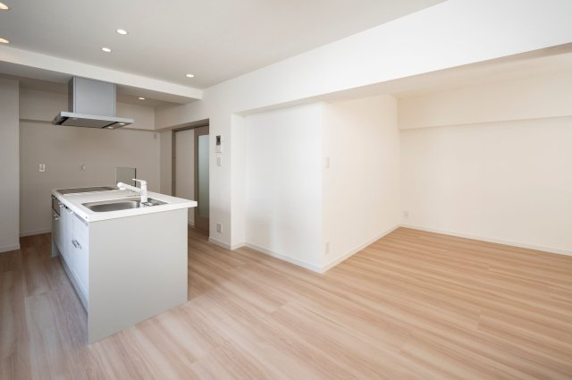 【居間・リビング】 | ライオンズマンション警固南 | キッチンに近いこちらはダイニングスペースとして使えそうです