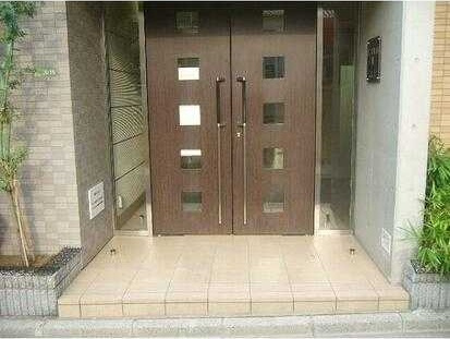 いずみマンションⅡのエントランス