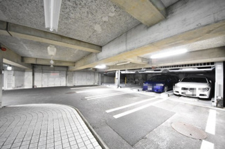 【駐車場】