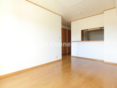 【内装】 | ソル・レヴェンテ | カウンターキッチンのＬＤＫ。