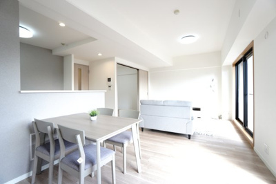 【居間・リビング】 | 【リノベ済】クレイドル西原駅東 | 【約16.9帖LDK】