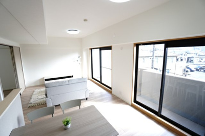 【居間・リビング】 | 【リノベ済】クレイドル西原駅東 | 室内（2026年1月30日12：00頃）撮影