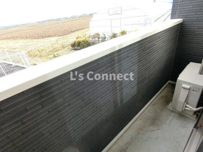 【バルコニー】 | ベルサピーⅤ | 晴れた日には洗濯物もたくさん干せます。