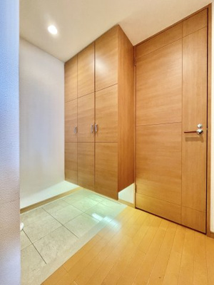 【玄関】 | アメックス大濠タワー