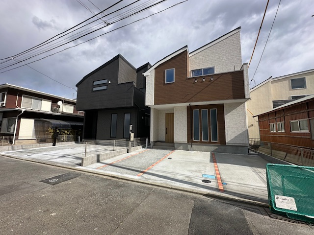 茅ヶ崎市緑が浜　新築戸建　全２棟の前面道路含む現地写真|現地外観
