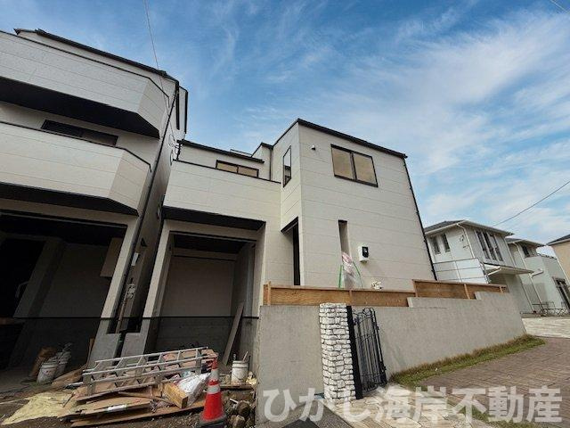 茅ヶ崎市柳島海岸　新築戸建　全６棟の外観|4月6日撮影　建築中　現地外観