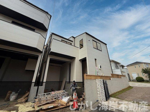 茅ヶ崎市柳島海岸　新築戸建　全６棟の外観|4月6日撮影　建築中　現地外観