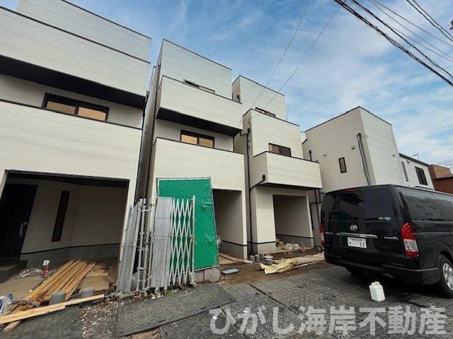 茅ヶ崎市柳島海岸　新築戸建　全６棟の外観|4月6日撮影　建築中　現地外観
