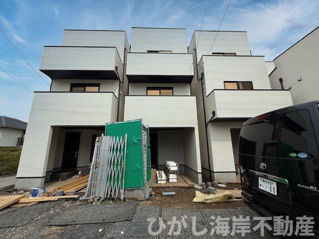 茅ヶ崎市柳島海岸　新築戸建　全６棟の外観|4月6日撮影　建築中　現地外観