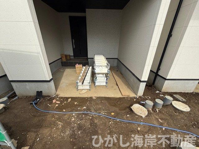 茅ヶ崎市柳島海岸　新築戸建　全６棟の駐車場|4月6日撮影　工事中　駐車スペース