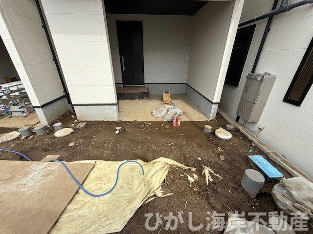 茅ヶ崎市柳島海岸　新築戸建　全６棟の駐車場|4月6日撮影　工事中　駐車スペース