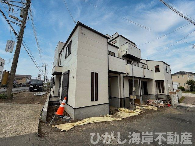 茅ヶ崎市柳島海岸　新築戸建　全６棟の外観|4月6日撮影　建築中　現地外観