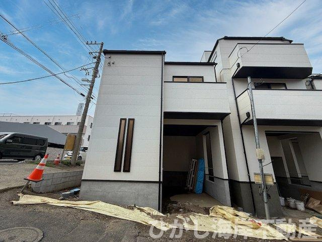 茅ヶ崎市柳島海岸　新築戸建　全６棟の外観|4月6日撮影　建築中　現地外観