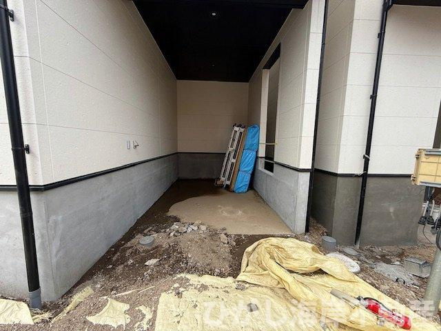 茅ヶ崎市柳島海岸　新築戸建　全６棟の駐車場|4月6日撮影　工事中　駐車スペース