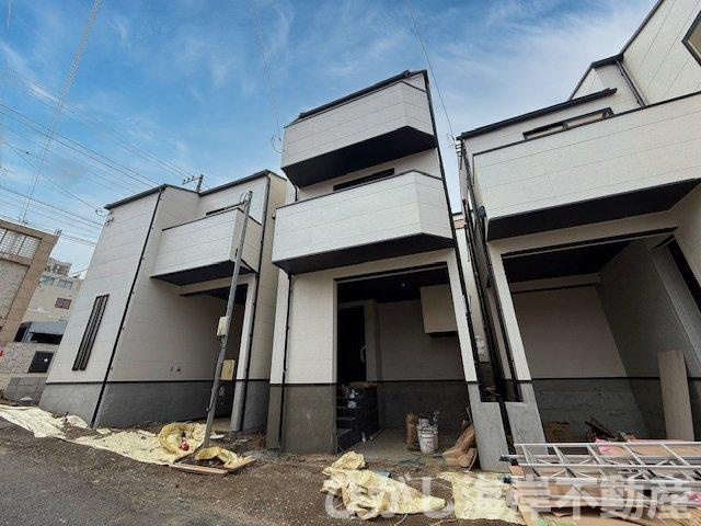 茅ヶ崎市柳島海岸　新築戸建　全６棟の外観|4月6日撮影　建築中　現地外観