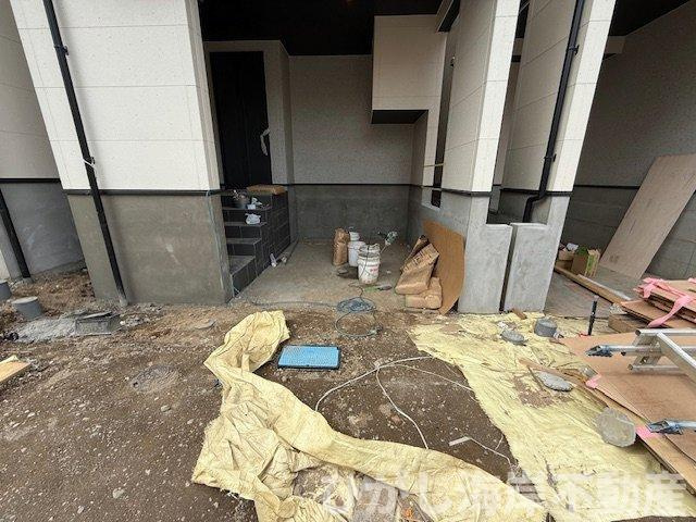 茅ヶ崎市柳島海岸　新築戸建　全６棟の駐車場|4月6日撮影　工事中　駐車スペース