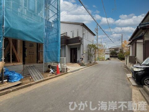 茅ヶ崎市香川1丁目　新築戸建　全２棟の前面道路含む現地写真|12月7日撮影　建築中　現地外観