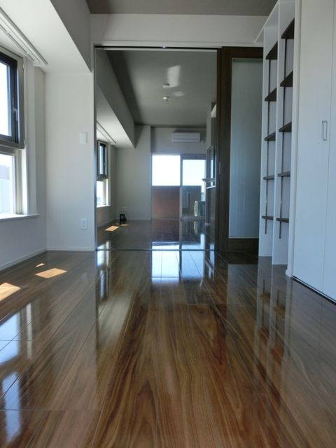 コンプレートSEKIJOUの居間・リビング