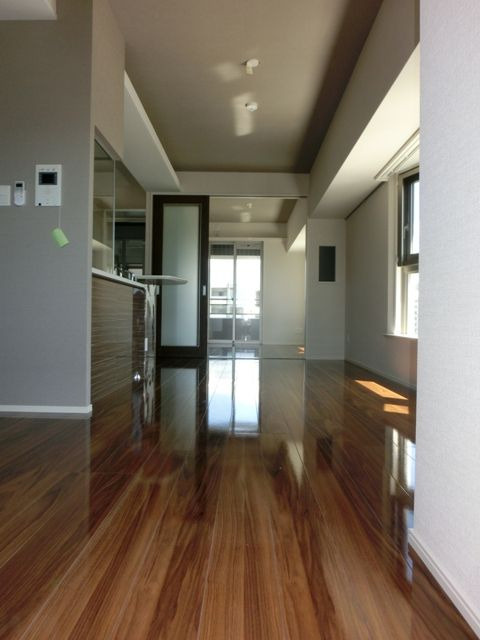 コンプレートSEKIJOUの居間・リビング