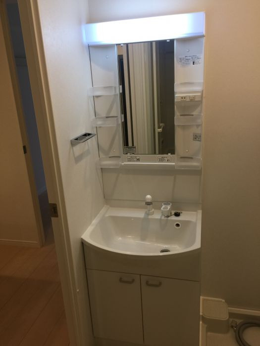 Rupieレジデンス渡辺通の洗面所