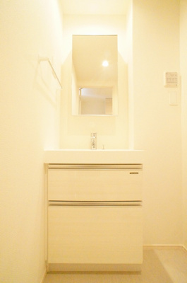 【洗面所】 | リブリ・リバーサイド海老名 | スペースが確保できる洗面所です