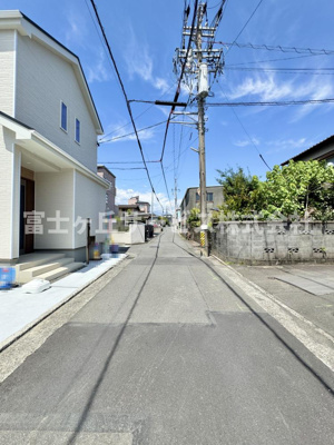 【前面道路含む現地写真】 | 静岡市葵区田町2丁目 新築一戸建て B号棟 | 前面道路含む現地写真です