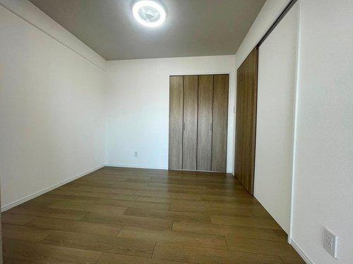 サーパス和合の洋室|各洋室には嬉しいクローゼット完備！面倒な衣替えもスムーズ♪